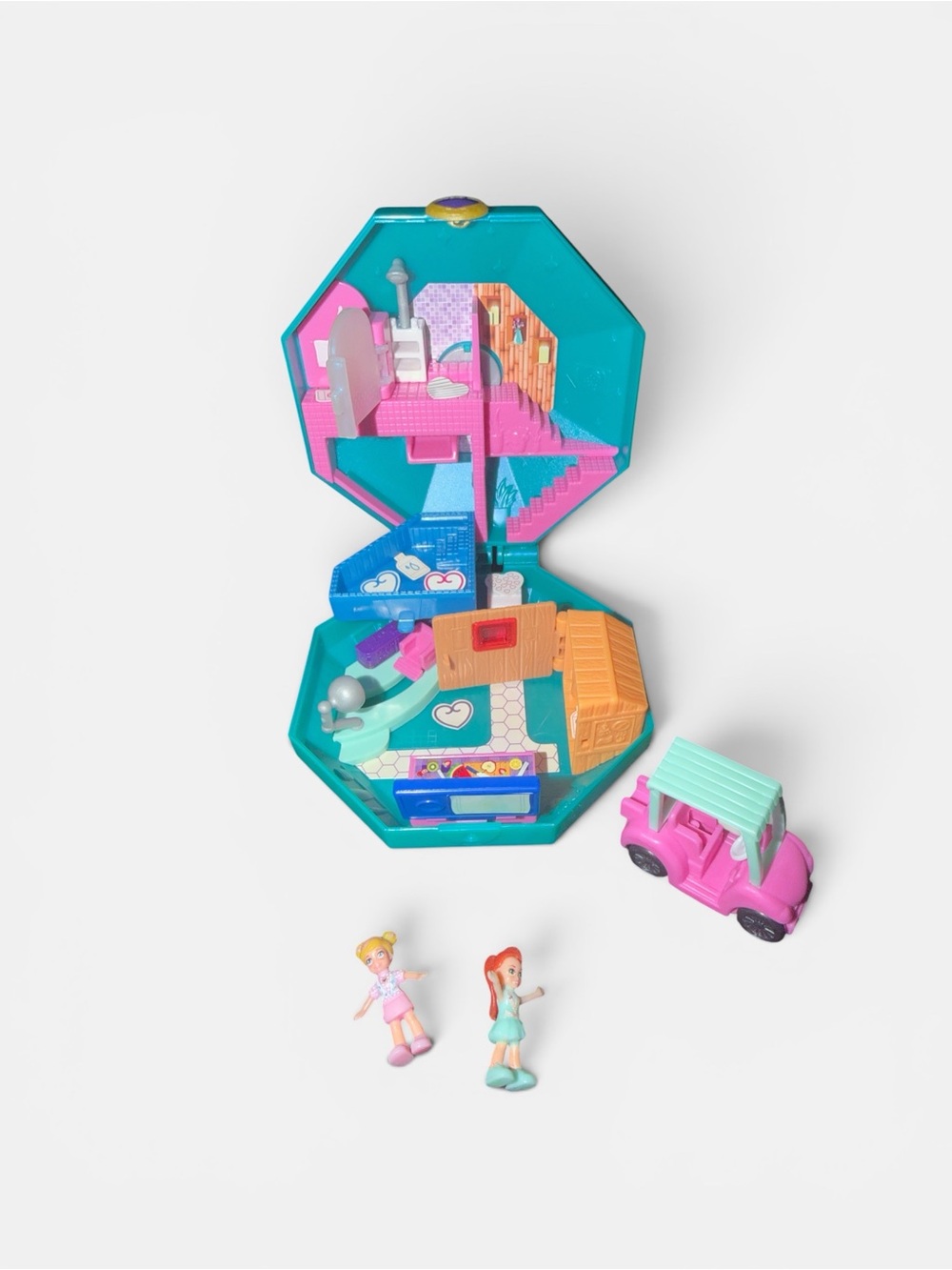 Polly Pocket Pampering Perfume Spa Compact Playset with Mini Figures